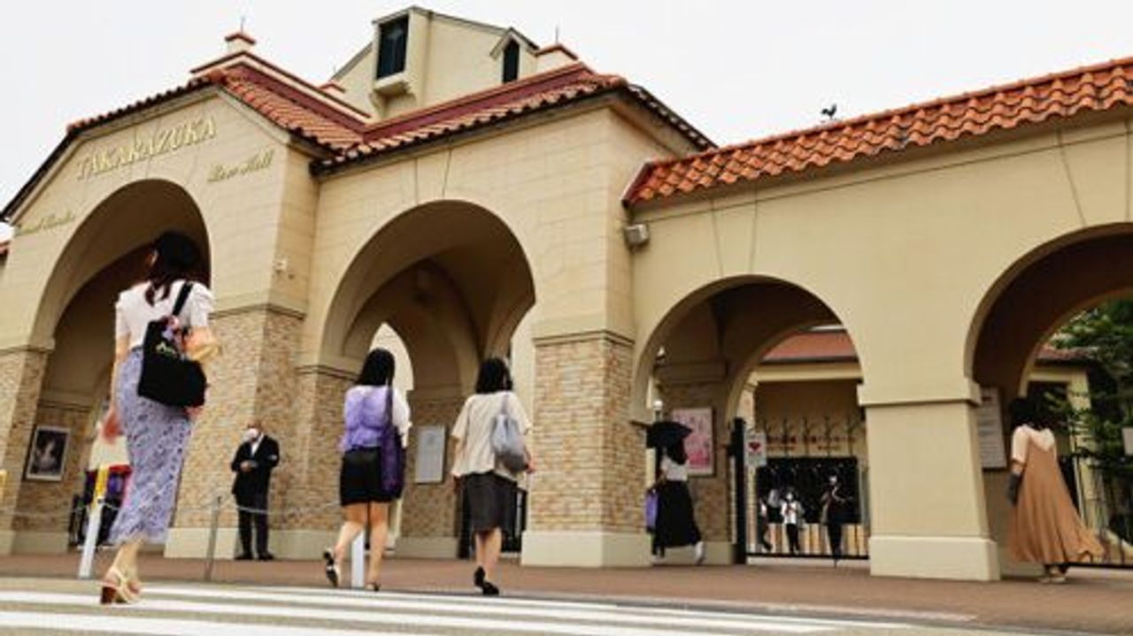 宝塚チケット「お花代」の実態 - Yahoo!ニュース