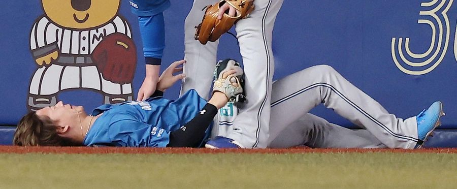 アクシデント】日本ハム矢沢宏太が左翼守備で好プレーも勢い余っ