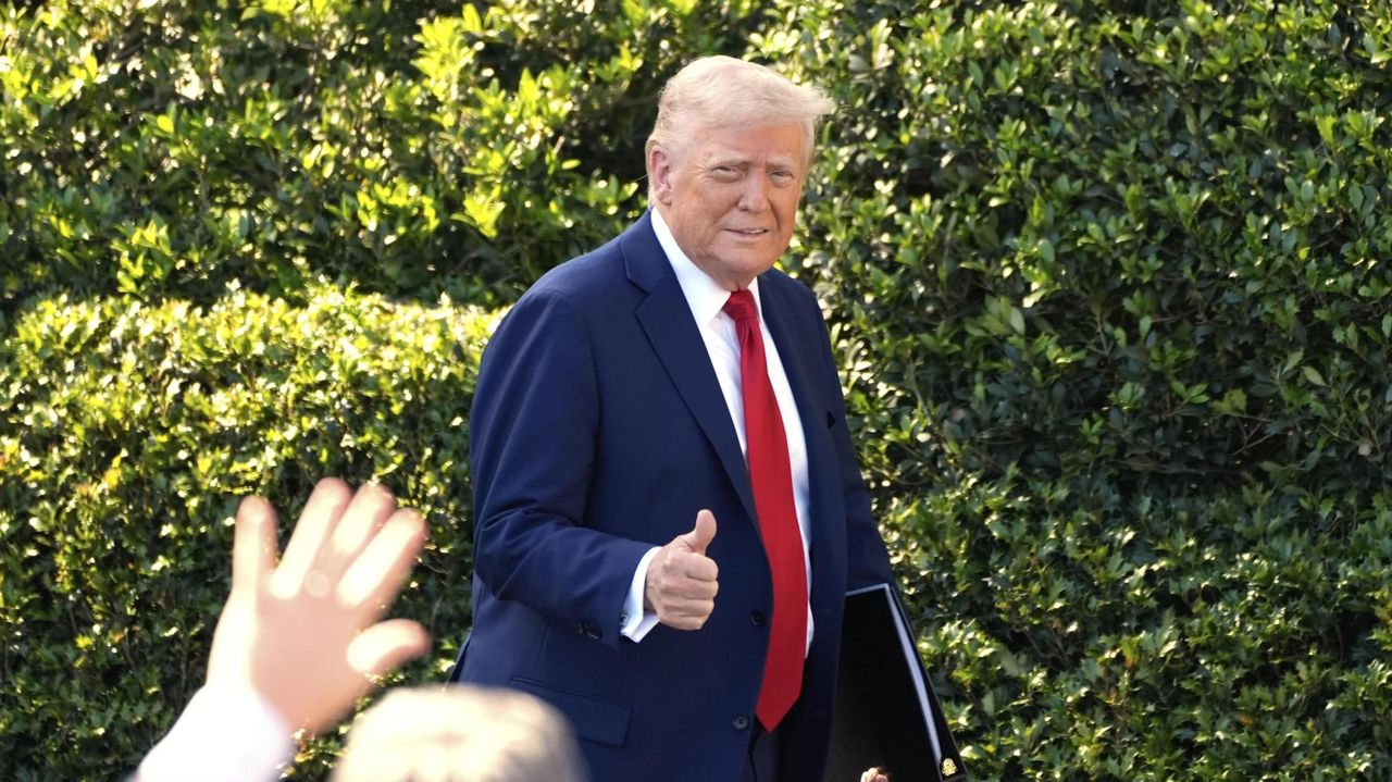 トランプ政権100日 熱気に陰り