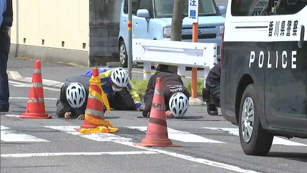 自転車はねられ母死亡 子2人搬送