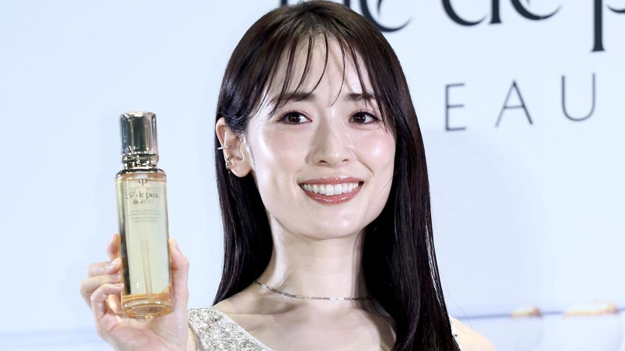 泉里香 結婚発表後初の公の場 - Yahoo!ニュース