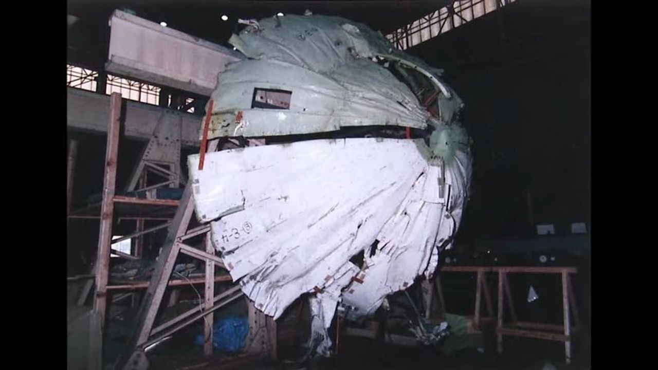 日航機墜落の謎 元作業員が証言