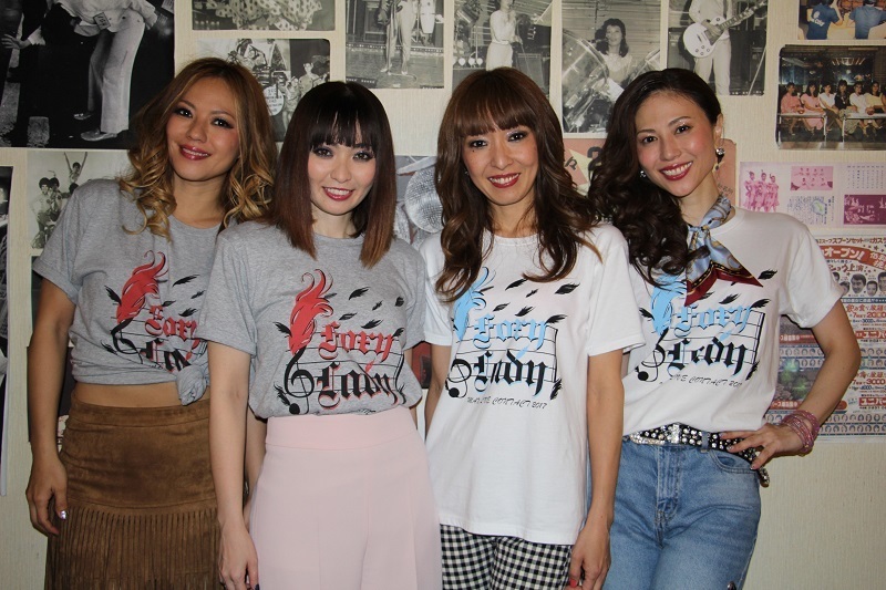 [写真]オリジナルメンバー4人「MAX」。左からLINA、MINA、REINA、NANA