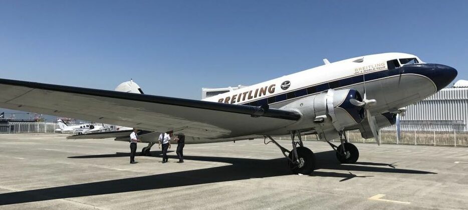 [写真]77年飛んでいるとは思えないDC-3（撮影：柳曽文隆）