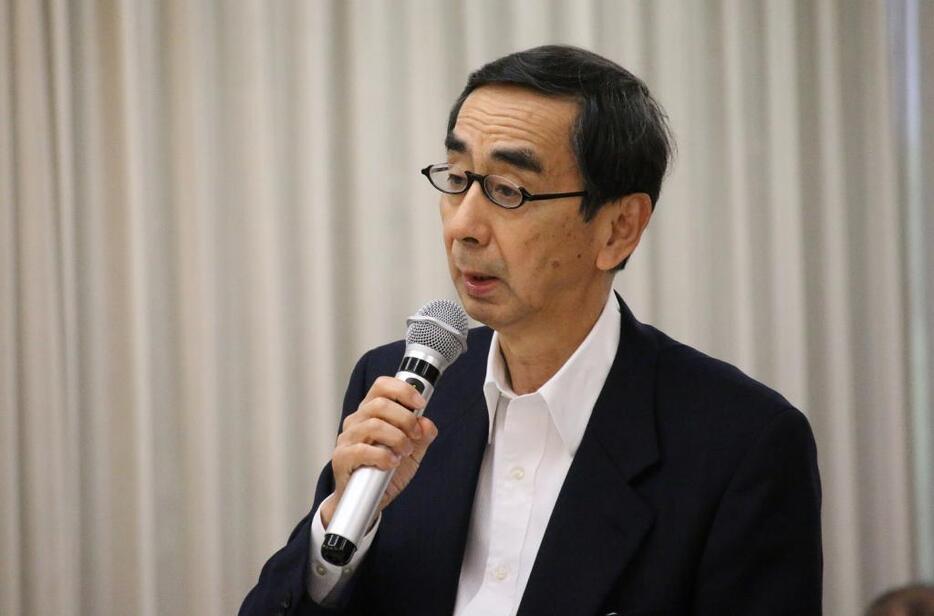 総会で自治体連合設立の理念について話す西川一誠福井県知事