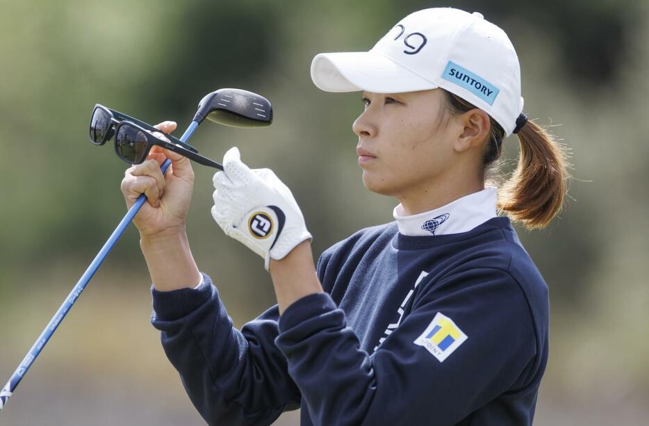 全英女子OPを単独首位でスタートした渋野だったが2日目はスコアを崩して7位後退。それでも最終ホールに感触つかむ（写真：PA Images/アフロ）