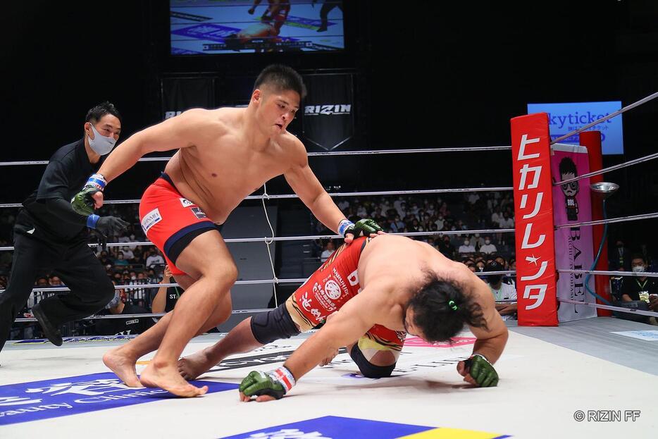 スダリオ剛はとどめの一発は打たずメンタルの成長も見せた（写真・RIZIN FF）