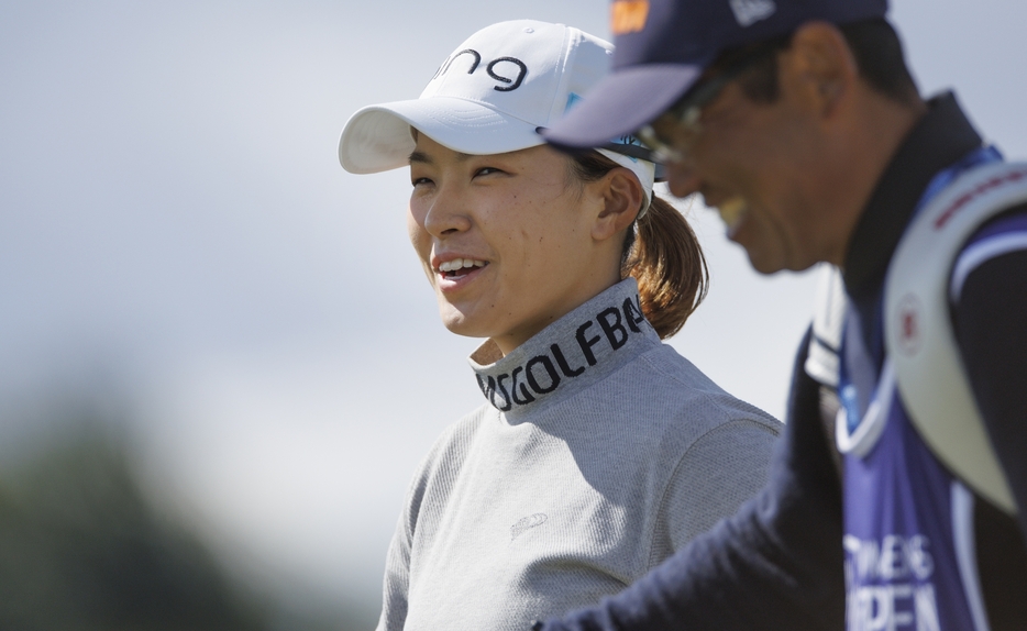 3年前Vの全英女子OP初日で渋野日向子が6アンダーで単独首位スタート （写真：PA Images/アフロ）