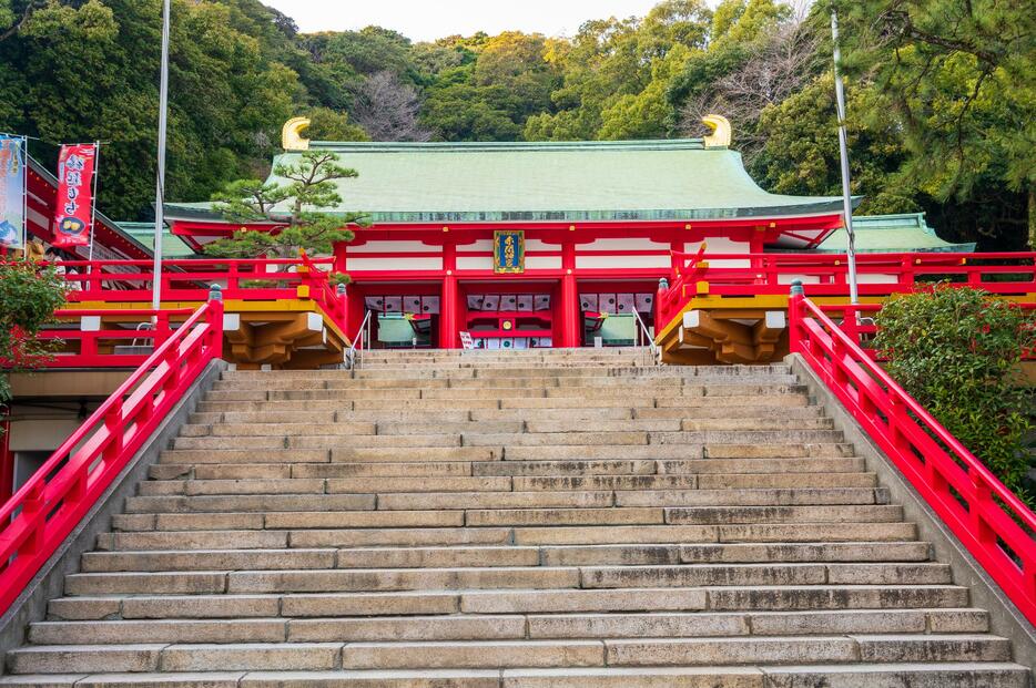 壇ノ浦の戦いにおいて幼くして亡くなった安徳天皇を祀る山口県下関市の赤間神宮（写真：アフロ）