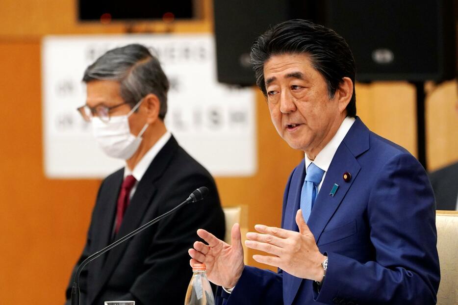 5月4日、緊急事態宣言が延長された（写真：代表撮影・ロイター／アフロ）