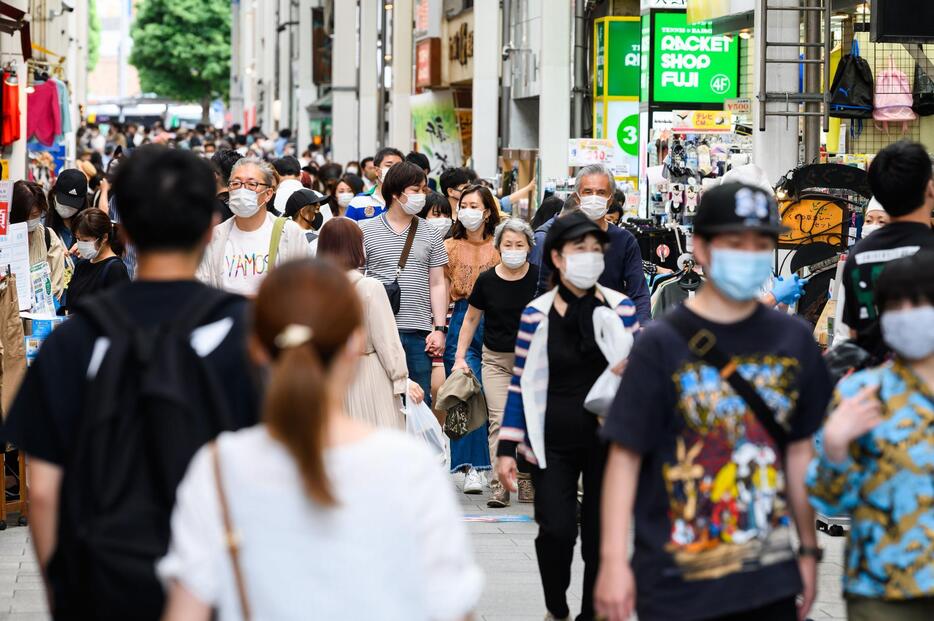 緊急事態宣言が解除され、週末になると多くの人出で賑わう吉祥寺の繁華街。だが、飲食店を中心に苦境は続き、依然として平時に戻ったとはいえない状況だ