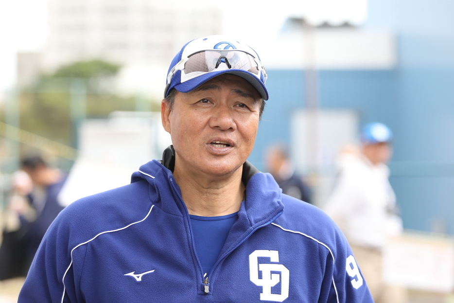 中日の与田監督は選手の意見を汲み取り無観客試合で球種が特定されるような実況の声が聞こえることにクレームをつけた(写真・黒田史夫）