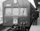 御茶ノ水行きは、中央線の快速が運転されていない時間帯にしか見られなかった（1966年7月、楠居利彦撮影）。