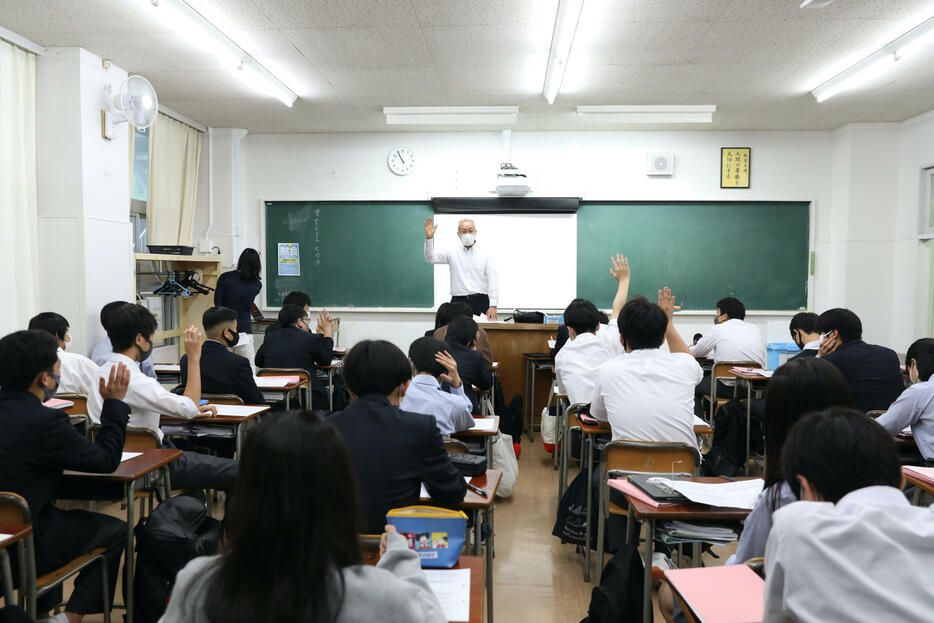 大東学園高校の総合学習「性と生」の授業風景（撮影：鈴木愛子）