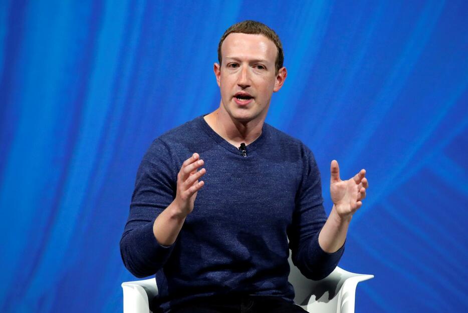 ハーバード大学在学中にFacebookを立ち上げたザッカーバーグ氏（写真：ロイター/アフロ）