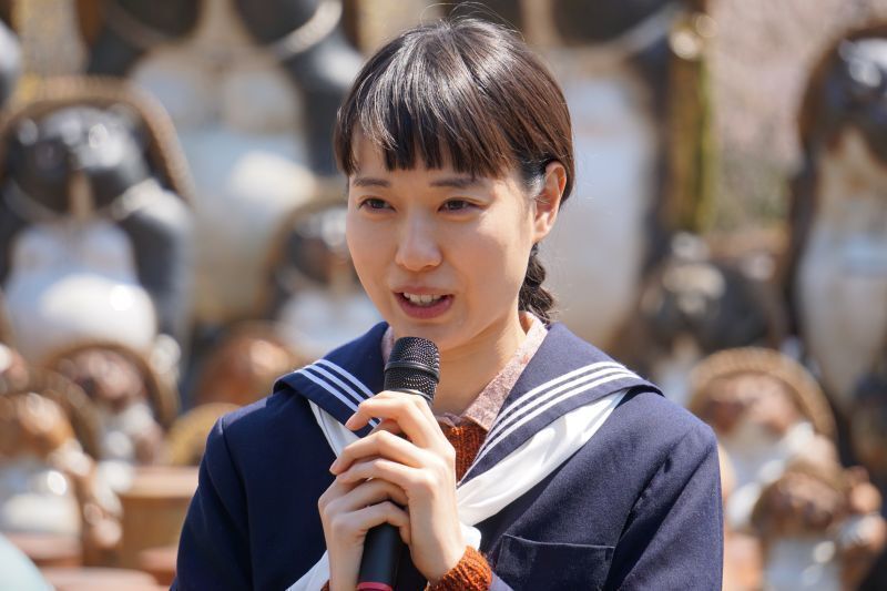 戸田恵梨香