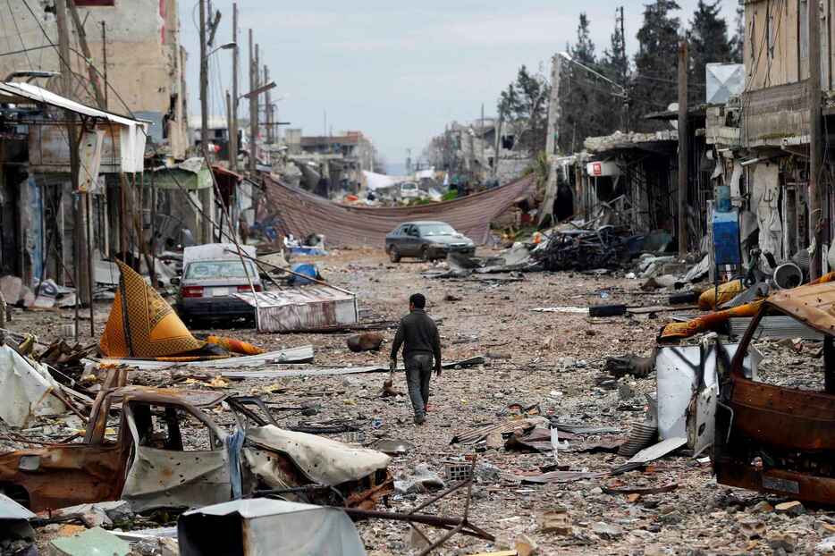 破壊された街並み＝1月30日、シリア北部の街アインアルアラブ、クルド名コバニ（ロイター/アフロ）