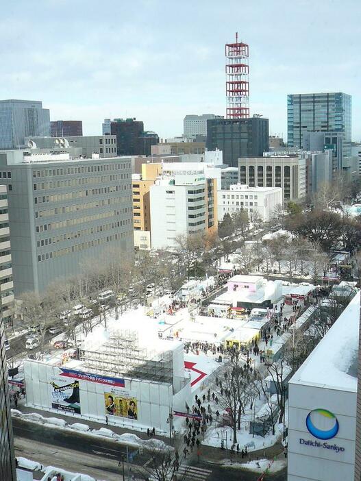 [写真]さまざまな催しが連日行われる雪まつり会場