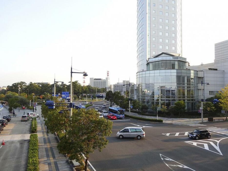 [写真]香川県高松市の事例はコンパクトシティの好例となるか（写真は高松市街）（写真：アフロ）