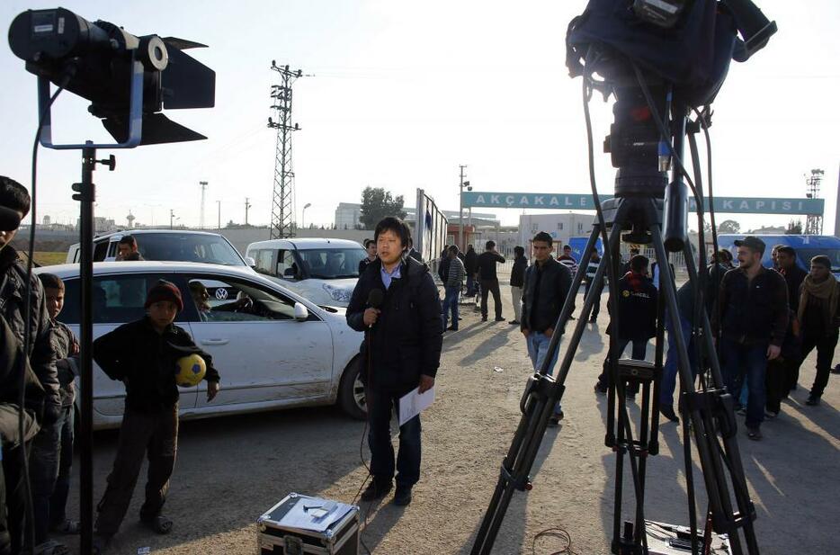 ［写真］イスラム国邦人人質事件では、メディアはトルコ国境で取材を行った（ロイター/アフロ）