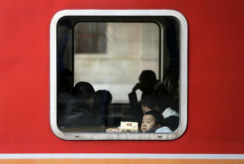 「春節」帰省ラッシュ 中国、民族大移動始まる＝2015年2月4日（ロイター/アフロ）