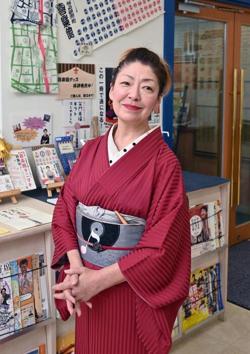 落語家の桂あやめさん＝神戸市兵庫区新開地２（撮影・三津山朋彦）