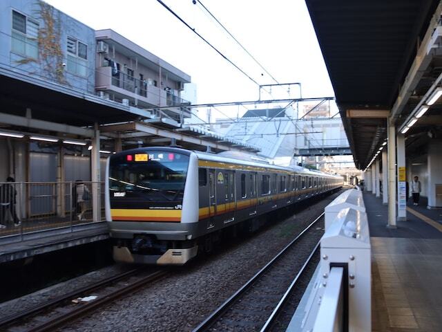 15年以上前、武蔵小杉駅は南武線と東横線しか乗り入れていない簡単な乗換駅だった。その南武線も車両が新しくなり様変わりした