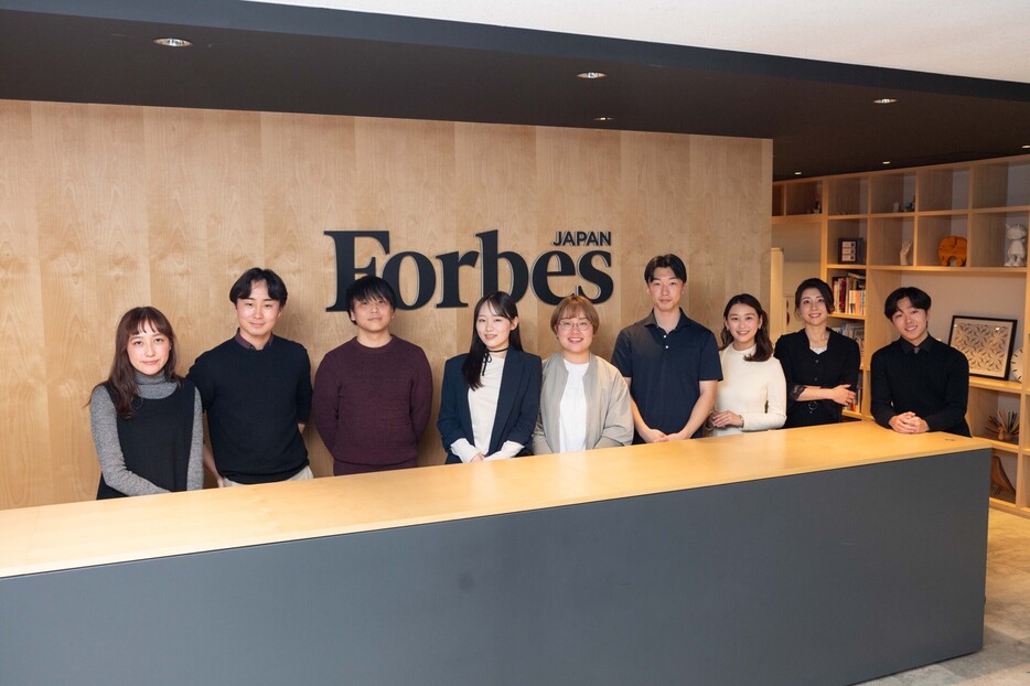 Forbes JAPAN編集部に集まった現役大学生たちと筆者