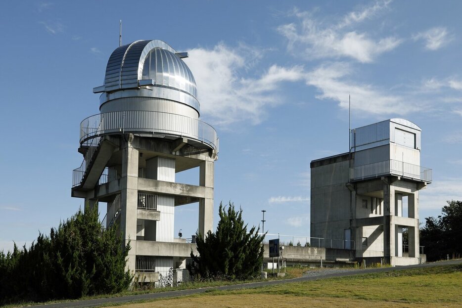 日本スペースガードセンターが運用する「美星スペースガードセンター」（岡山県井原市）＝JAXA提供