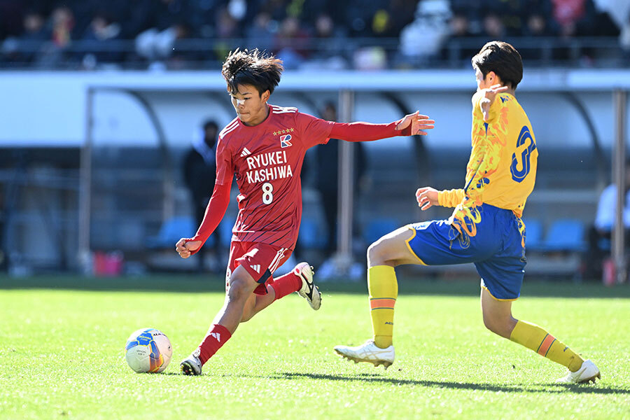 2ゴールを奪った流通経済大柏・亀田歩夢【写真：徳原隆元】