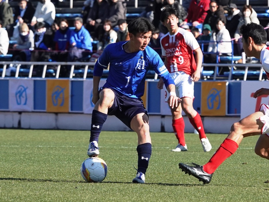 明秀日立高MF六崎蓮太(1年)(Kohei TOKUDA)