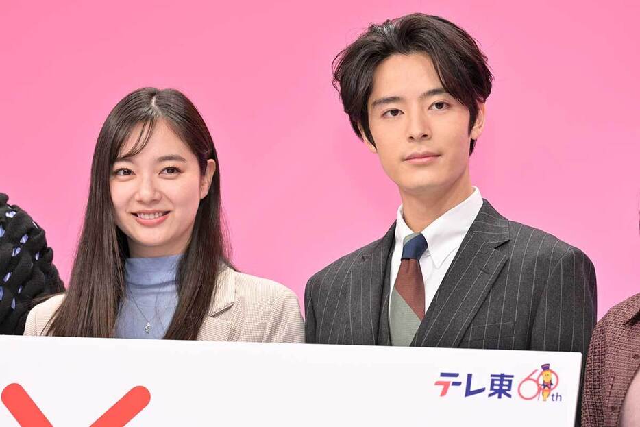 イベントに参加した新川優愛（左）と塩野瑛久【写真：ENCOUNT編集部】