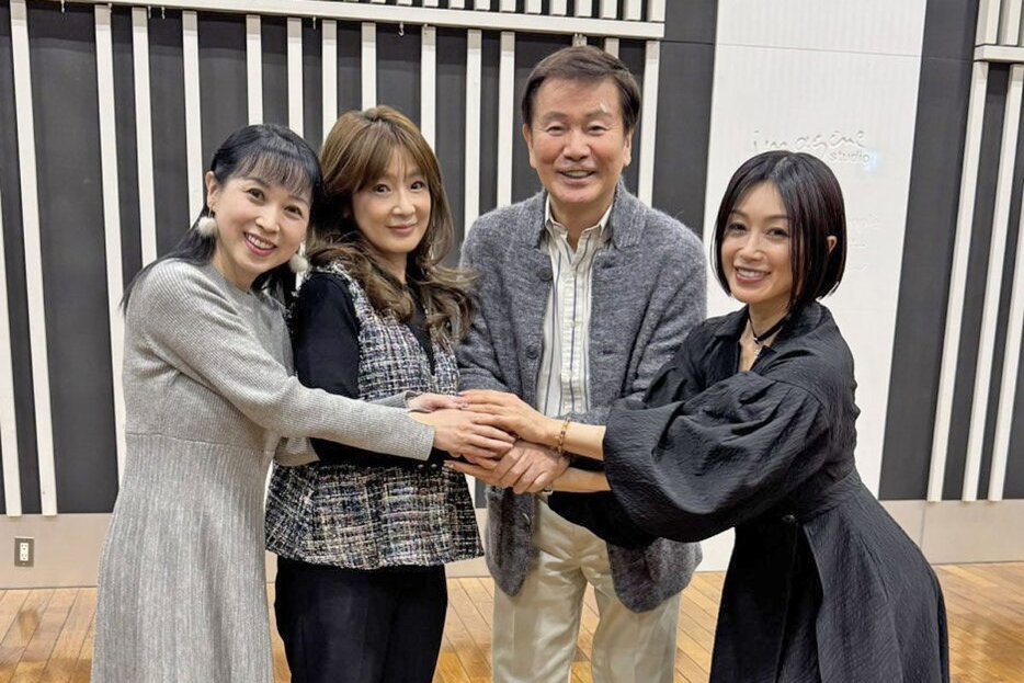 左から西村知美、北岡夢子、森田健作、酒井法子