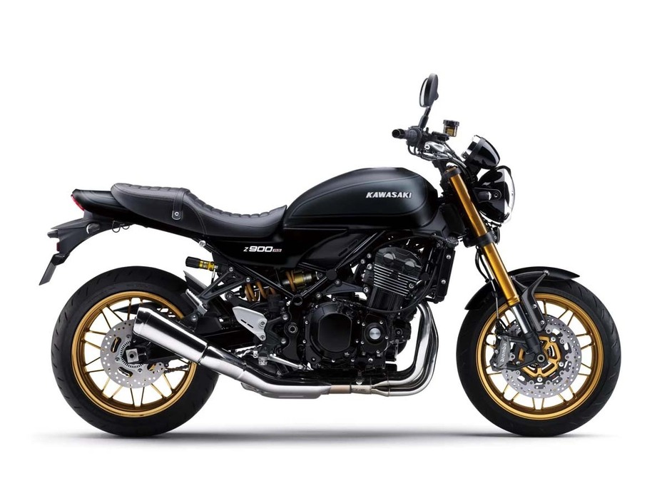 Z900RS SEの燃料タンクとサイドカバーには、細かな傷の自己修復作用をもつ「ハイリーデュラブルペイント」も採用