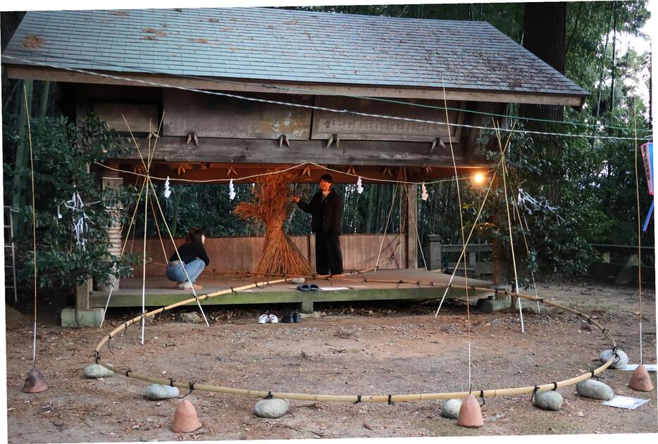 元山白山神社に飾られたインスタレーション（空間芸術）の作品