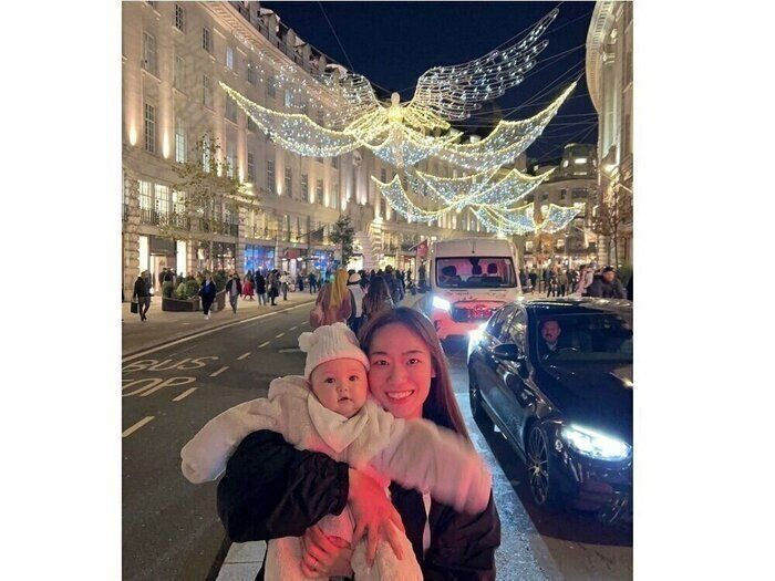 クリスマスライトがきらきら光るロンドンのRegents street