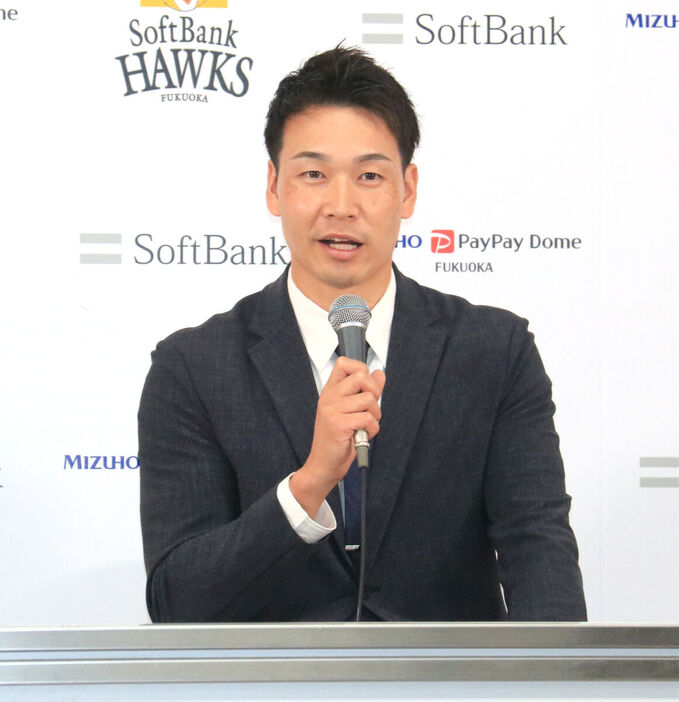 ４年契約４年目の今季も現状維持の１億５０００万円でサインした武田翔太。これでソフトバンクの全選手が契約更改を終えた