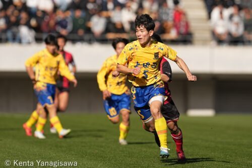 上田西の守備の要として出場した緑川だが、準々決勝は欠場に　[写真]=柳澤健太