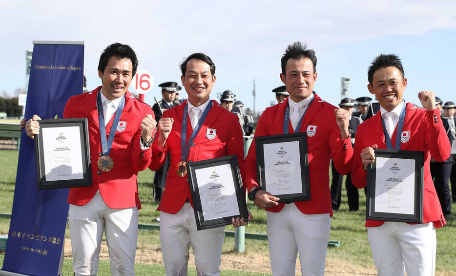 総合馬術初老ジャパン　左から大岩義明、田中利幸、北島隆三、戸本一真（2024年12月22日撮影）