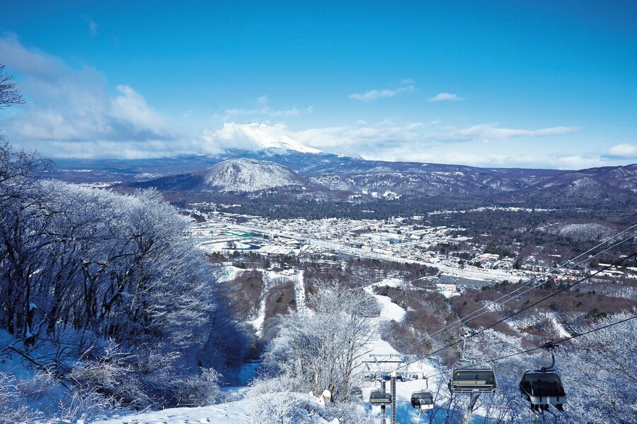 浅間山と軽井沢のタウンを望むロケーションが魅力的だ