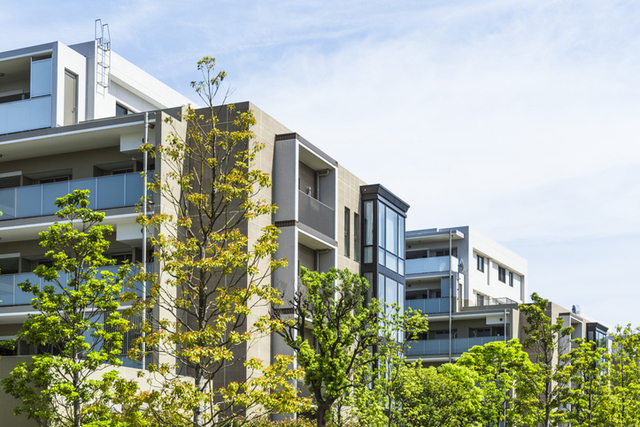 郊外の戸建てから即座に引っ越し(写真はイメージです)　Photo by iStock