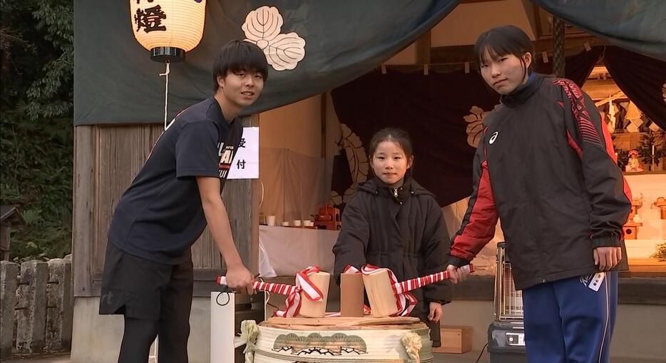 一年の福男と福女を選ぶ恒例の神事