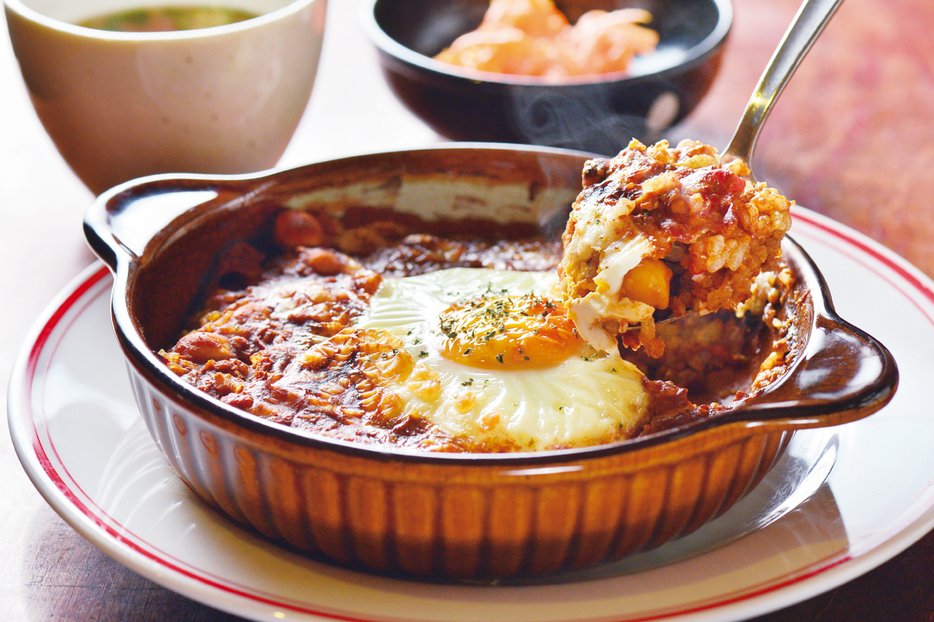 『古民家カフェ　こぐま』焼きカレー　1150円　カレーには挽き肉の他に、ひよこ豆や野菜もたっぷりで軽やかな食べ心地