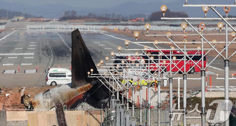 1日、済州航空機事故の現場(c)news1