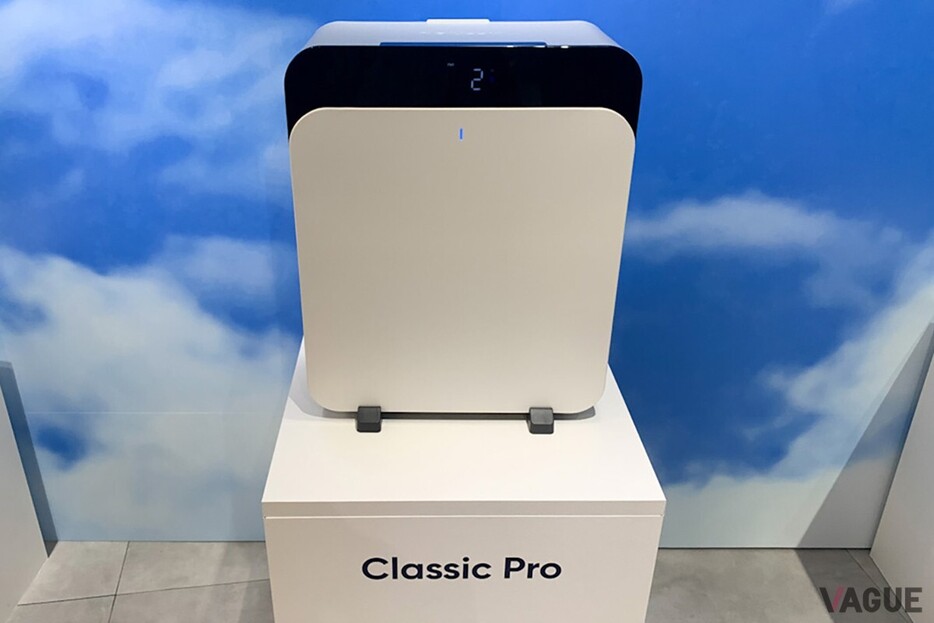 パワフルな「Blueair Classic Pro」は、デリュアルパワーファンで、ぐんぐん空気を吸引し、空気を洗浄します。価格は108,900円（税込）。