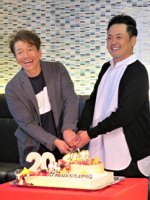 くりいむしちゅーの上田晋也（左）と有田哲平（21年10月撮影）