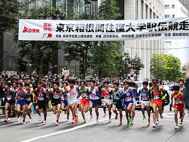 号砲の時が近づく箱根駅伝。しかしその場にたどり着けなかったチーム、選手にもドラマはある photograph by Nanae Suzuki