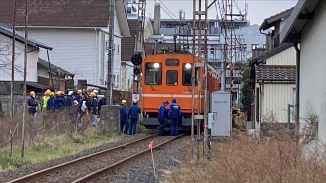 警察などが事故原因を調査中