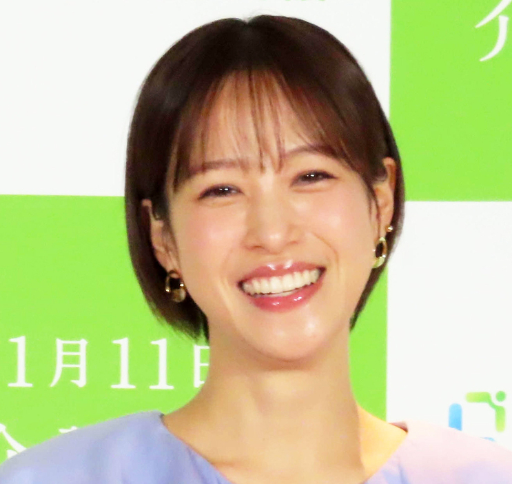 鷲見玲奈（2024年撮影）