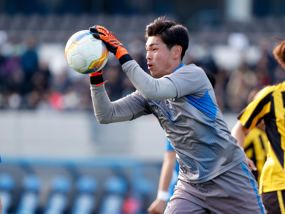 東海大相模高の正守護神、GK松坂亮(3年=横浜FCジュニアユース出身)(写真協力『高校サッカー年鑑』)(HIGH SCHOOL SOCCER YEARBOOK)